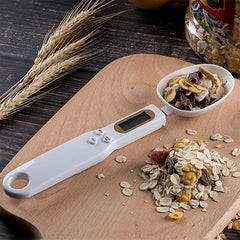 Electronic measuring spoon